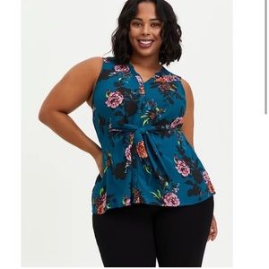 NWOT Torrid Tie Front Floral Blouse